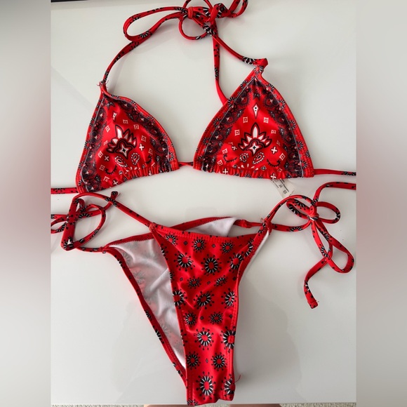 Bikini Bundle - Picture 5 of 6
